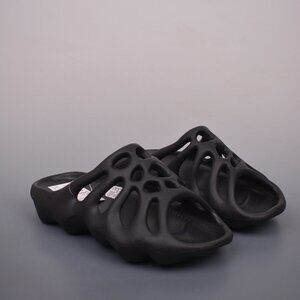 Yeezy Trendy Black Openwork Slippers